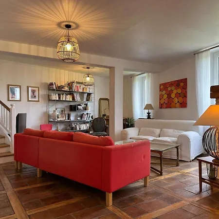 La Maison De La Tour *